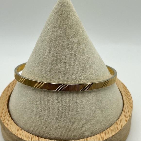 Vintage Monet Gold Tone Textured Etched Engraved Slim Bangle Size Large 8.25" - Picture 3 of 11